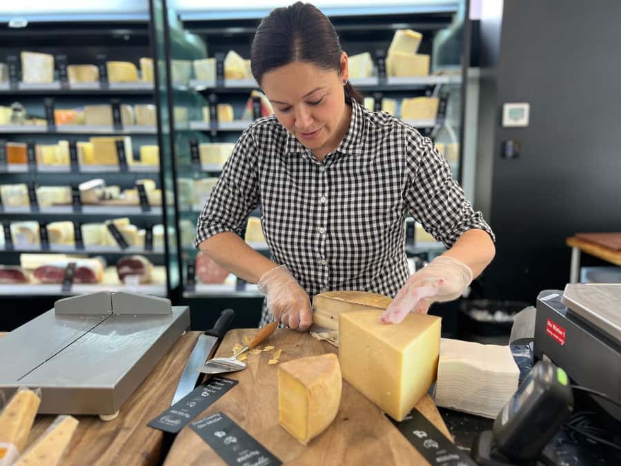 Sydney: Food Tour in Surry Hills with 8 Local Food Tastings - How the 210-minute route typically feels on your feet