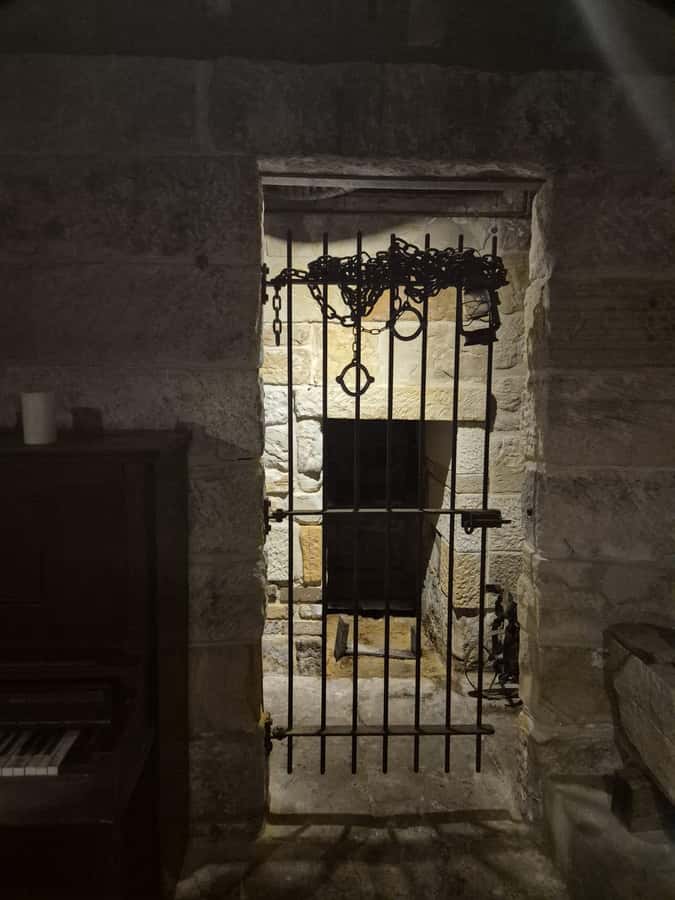SYDNEY : Ghosts, Grog & The Rocks: Haunted Pubs &Cellar Tour - Stop by stop: what you’ll experience at the haunted pubs and cellar