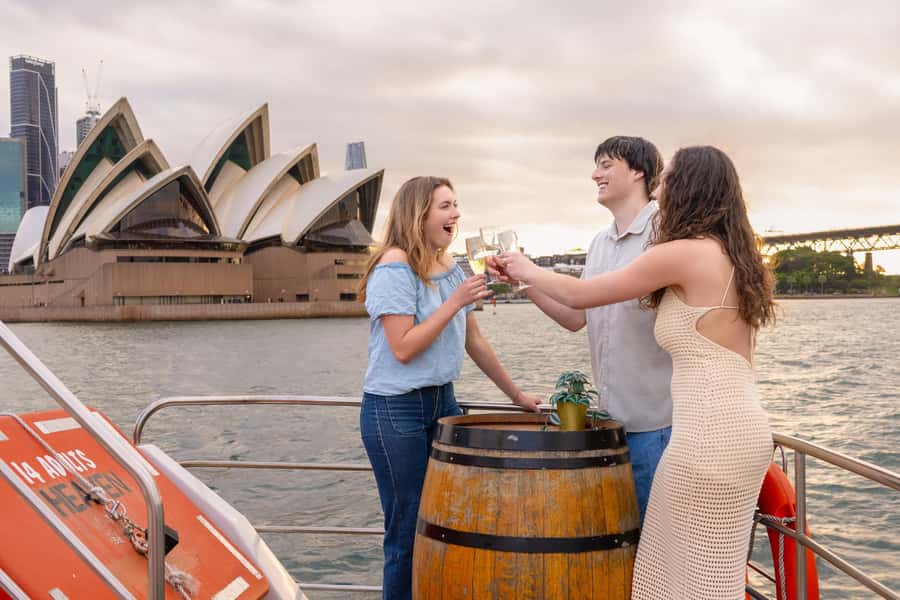 Sydney: Golden Glow Sunset Harbour Cruise with 1 Drink - Golden Hour to City Lights: Why This Timing Works