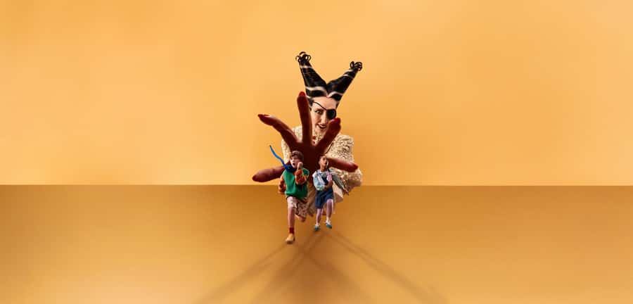 Sydney: Hansel & Gretel at the Sydney Opera House - Entering the Joan Sutherland Theatre: the easy walk + clear meeting spot