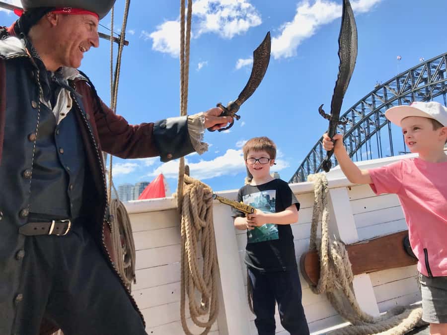 Sydney Harbor: Theatrical Pirates Cruise - Photo opportunities and how to get the best shots