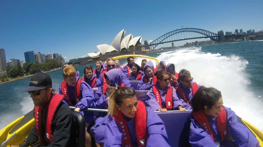 Sydney Harbour: 45-Minute Extreme Adrenaline Rush Ride - The 45-Minute Plan: From Easy Turns to Full Crank-Up