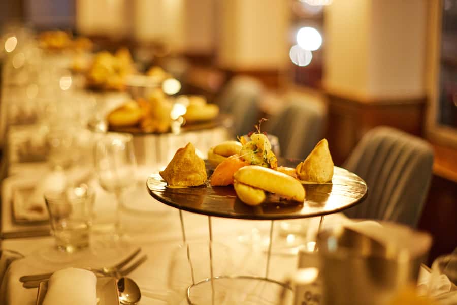 Sydney Harbour: Cabaret Cruise with 3-Course Dinner - After Dinner: Taronga Zoo, Luna Park, and Darling Harbour at Night