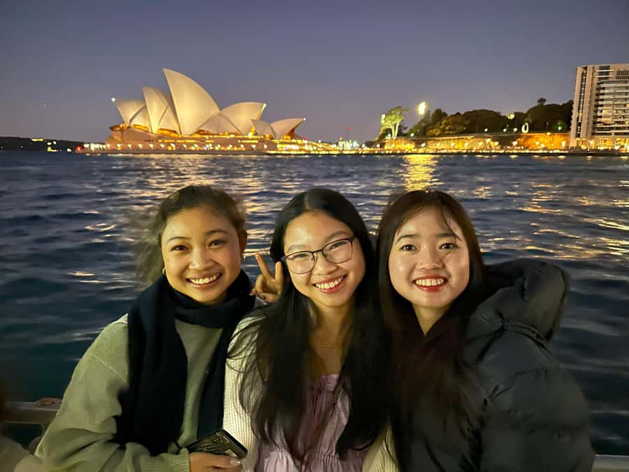 Sydney Harbour & Fish Market Sightseeing Cruise - From Aquarium Wharf to the Harbour Landmarks