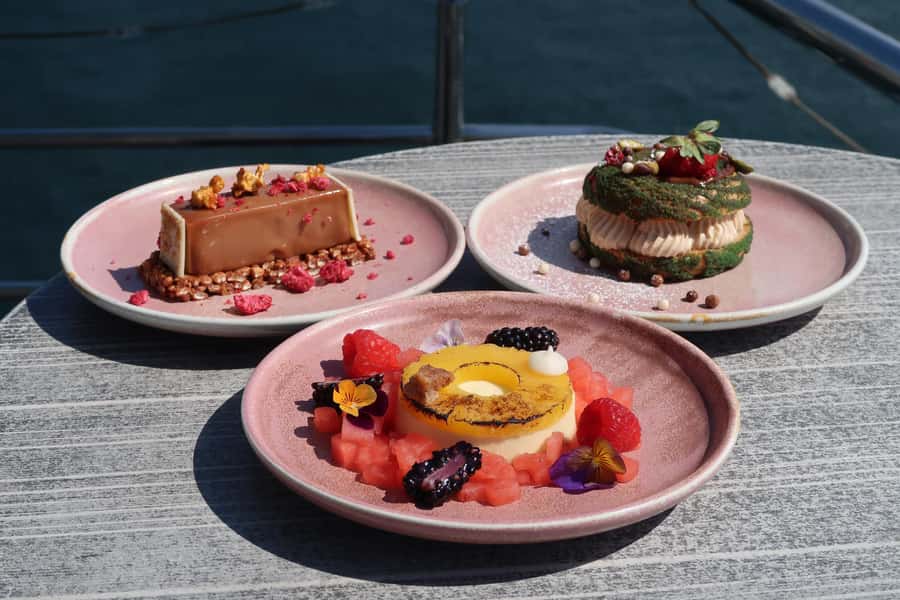 Sydney Harbour: Glass Boat Signature Dinner Cruise - Small things that can trip you up