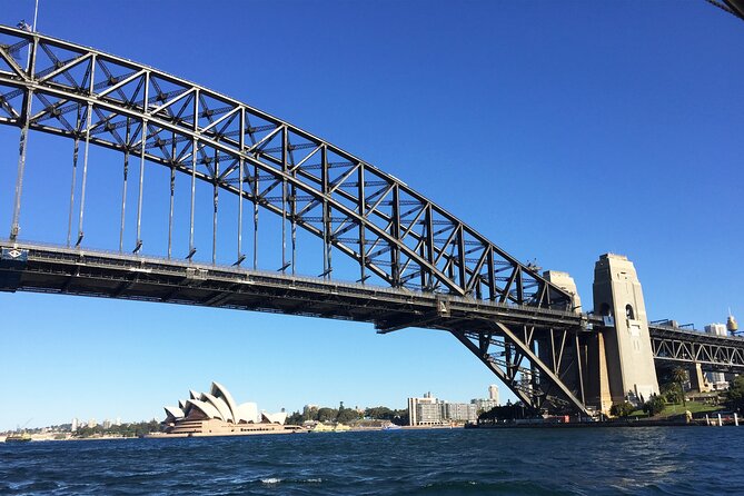 Sydney Harbour Highlights & Aussie Bites Catamaran Cruise - What you’re really paying for: views plus real food