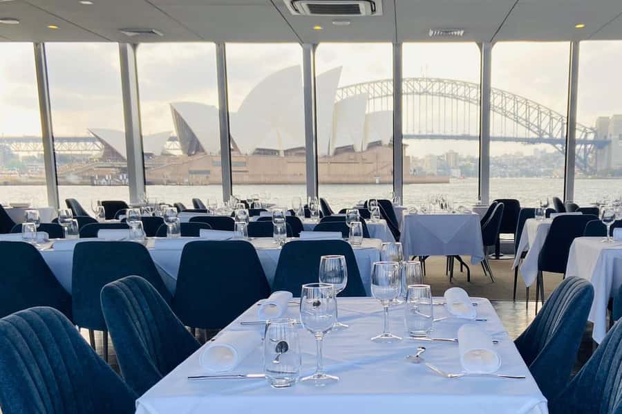 Sydney Harbour Lunch Cruise: 360° Glass Boat Views & Buffet - The buffet lunch: what’s on offer and how to build a plate