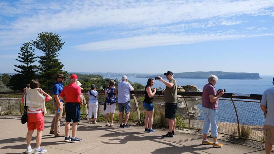 Sydney Harbour to Bondi: Small Group Half–Day Experience - Double Bay, Kings Cross, and Mrs Macquarie’s Point: the sunset-style return