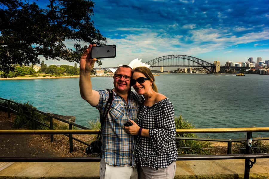 Sydney Harbour to Bondi: Small Group Half–Day Experience - Guides make the difference: friendly, history-focused, and human