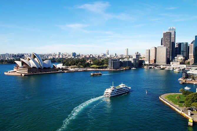 Sydney Harbour View Lunch Cruise from Circular Quay - Service and pacing: why it feels relaxing
