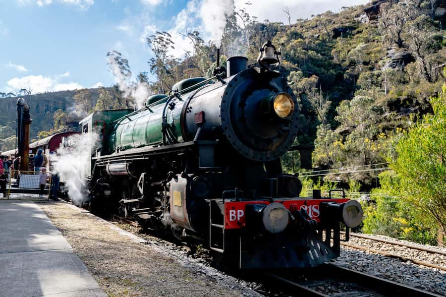 Sydney: Heritage Zig Zag Steam Train and Blue Mountains Tour - Govetts Leap Lookout: where the Grose Valley does the talking