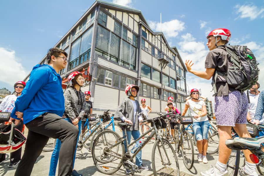 Sydney: Iconic Sights 4-Hour Bike Tour - The Rocks, Darling Harbour, and the gardens that do more than look pretty