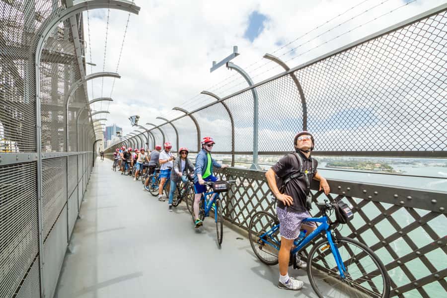 Sydney: Iconic Sights 4-Hour Bike Tour - Hyde Park, ANZAC Memorial, and Chinatown: context without lectures
