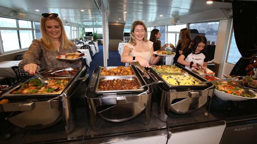 Sydney: Morning Sightseeing Bus to Bondi with Lunch Cruise - How the Sydney bus-to-Bondi-to-cruise combo saves time