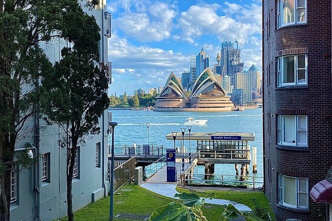 Sydney: PRIVATE City Highlights & Ocean Front Luxe Tour (4h) - Mrs Macquarie’s Chair: a short stop with big harbour payoff