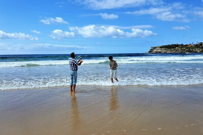 Sydney Private Day Tours | See Sydney in Style | 8 Hour Luxury Private Tour - Morning tea and Harry’s Café de Wheels: an Aussie break you’ll remember