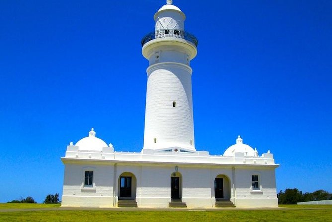 Sydney Private Day Tours | See Sydney in Style | 8 Hour Luxury Private Tour - Harbour classics: Mrs Macquarie’s Chair, Bridge, Opera House, and Fortified Island