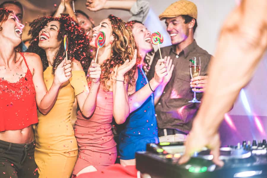 Sydney: Retro Party Cruise in Sydney Harbour with Snacks - Who should book this retro cruise (and who might not)