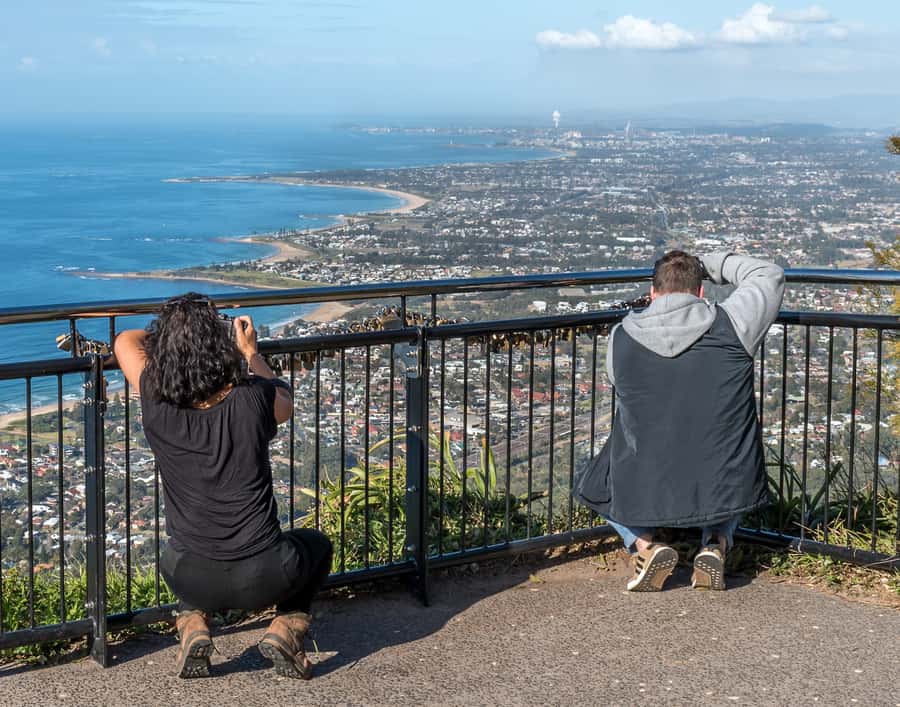 Sydney: Sea Cliff Bridge, Kiama Blowhole and Farmlands Tour - Saddleback Mountain lookouts: where the day turns into a wildlife hunt