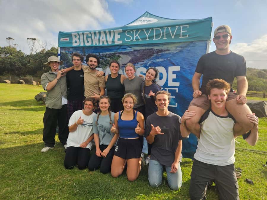 Sydney, Shellharbour: 15,000ft Tandem Beach Skydive - Getting there from Sydney: train to Albion Park, then a short hop