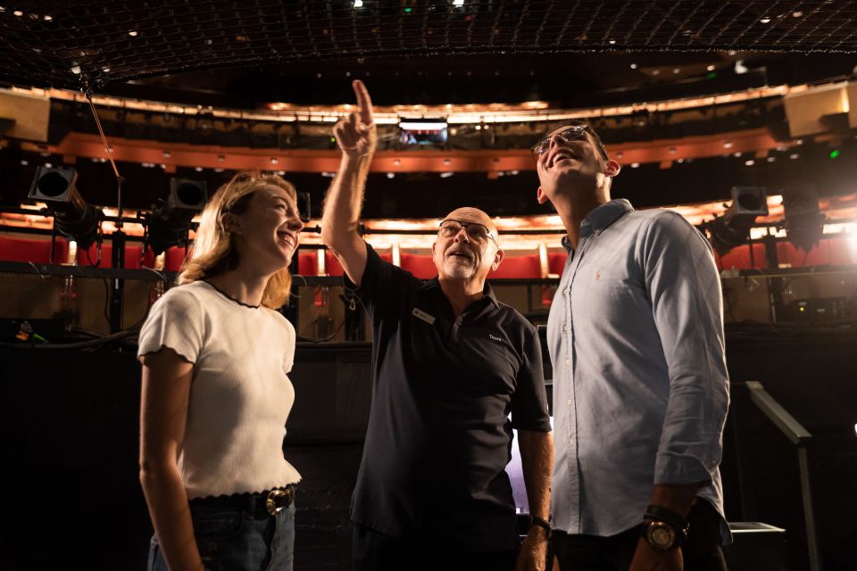 Sydney: Sydney Opera House VIP Backstage Tour and Breakfast - Your guide experience: the difference between a walk and a story