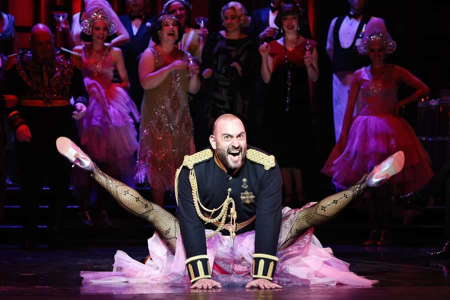 Sydney: The Merry Widow at the Sydney Opera House - The 2h55 evening format: timing with two intervals