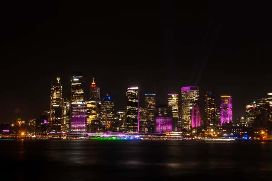Sydney: Vivid Festival of Light Harbor Cruise with Dinner - Indoor vs Outdoor Seating: How to Stay Warm and Still Get the Photos