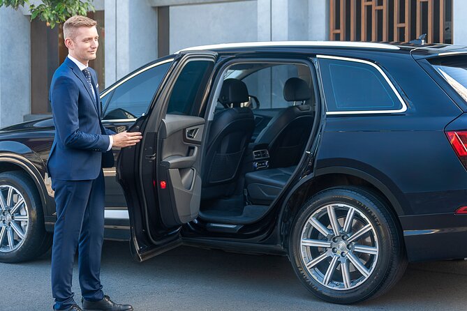 Sydney's Best Airport Arrival Transfers - Airport to CBD - Meeting your driver: the part you should obsess over