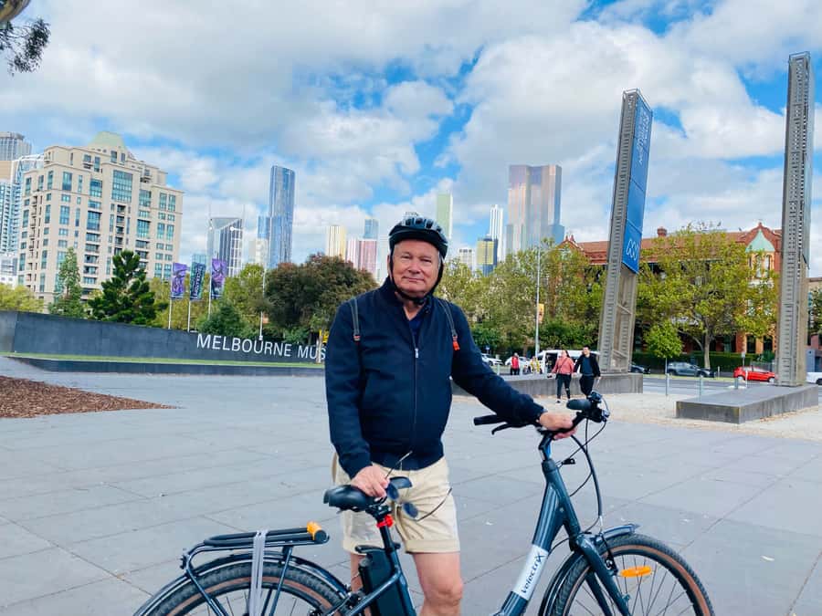 The Famous Melbourne City Bike Tour - Getting set up for Melbourne on a light, easy bike