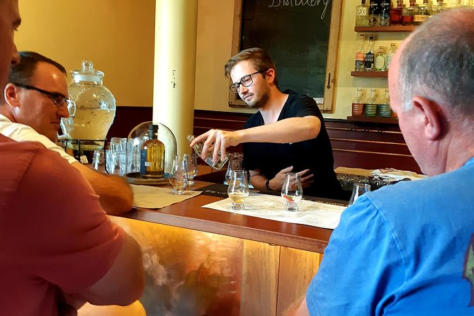 Tipple of Gin Experience Tour - Lunch and the platter style meal that keeps you moving