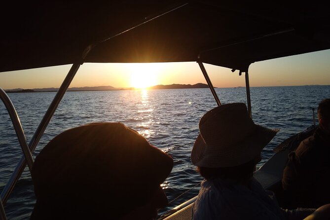 Townsville Sunset Sail Cruise Boat Tour Charter Hire Sailing Hire - Why the max-6 group size really matters