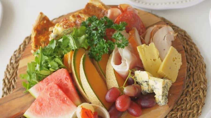 Tweed Heads: Tweed River and Rainforest Cruise with Lunch - Lunch Time: A Grazing Board That Actually Looks Like Food