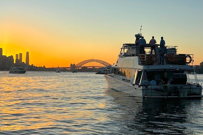 Twilight Treasures Sunset Sydney Harbour Cruise - Cruising Sydney Harbour at twilight: what the 360-degree layout changes