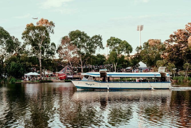 Ultimate Adelaide City and Hahndorf Tour - The Noon Timing Break on King William Street (And Why It’s Useful)