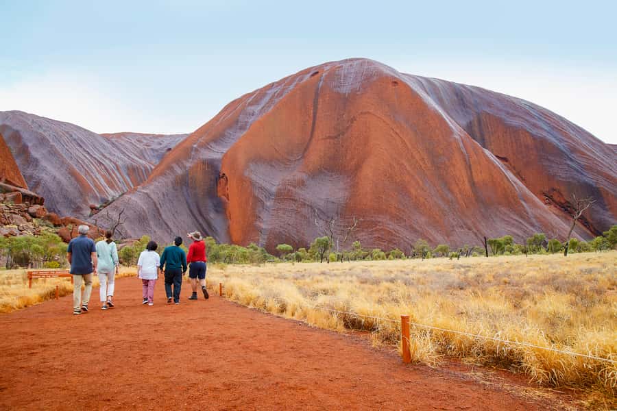 Uluru: Guided Walking Tour at Sunrise with Light Breakfast - Tjukurpa Stories on the Move: Kantju Gorge and Lungkata Walk