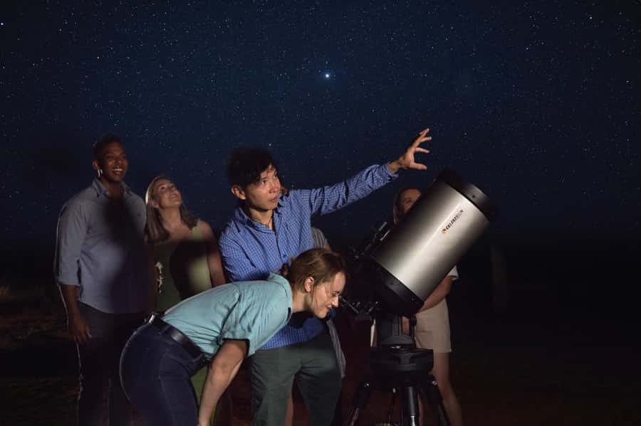 Uluru: National Park Astronomy Tour with Telescope and Photo - Photo under the stars: the included professional shot