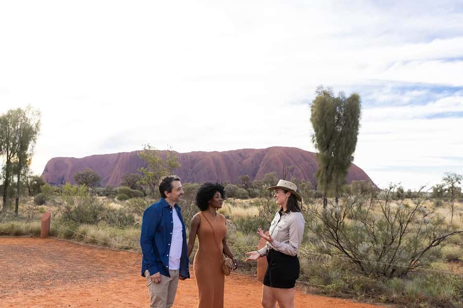 Uluru: Small Group Sunset Tour with Sparkling Wine - Sparkling Wine and Light Refreshments: Small Treat, Big Atmosphere