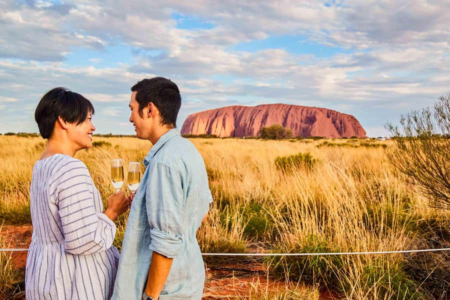 Uluru: Sunset, Sparkling Wine, Cheeseboard & Gourmet BBQ - Sunset viewing at Uluru: wine, cheese, and that color change
