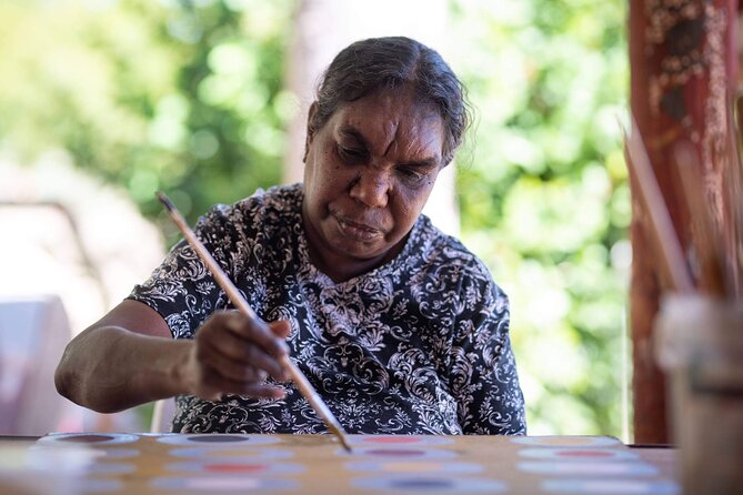 Waringarri Art Centre and Culture Tour - Artist studios in real life: where creativity becomes a conversation