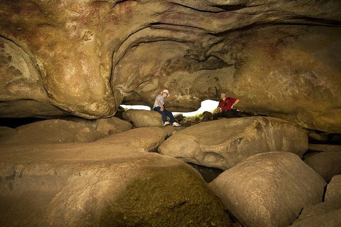 Wave Rock, York and Aboriginal Cultural Day Tour from Perth - Country dog cemetery and Hippo’s Yawn: fast stops that spark photos