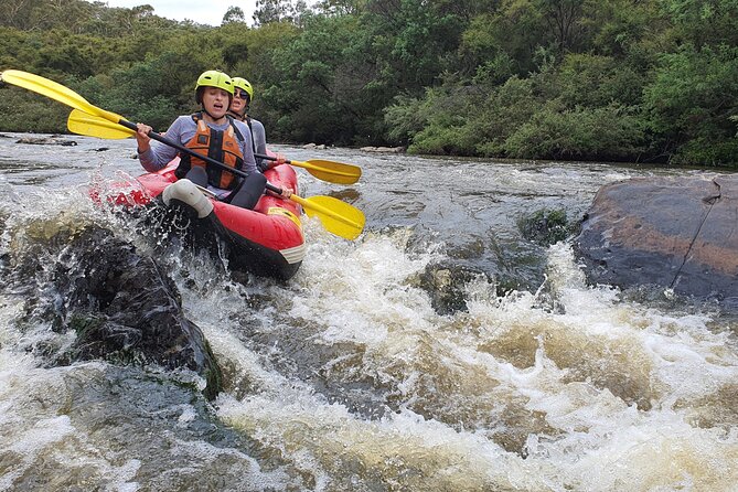 Whitewater Sports rafting on the Yarra river - The main event on the Yarra: paddling, steering, and Grade 2 rapids