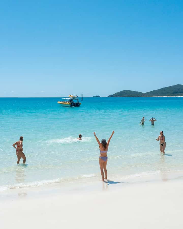 Whitsundays: 2 days 1 night Sailing, Snorkeling, Whitehaven - Overnight on Board: Cabins, Bunks, and the Option to Sleep Under Stars