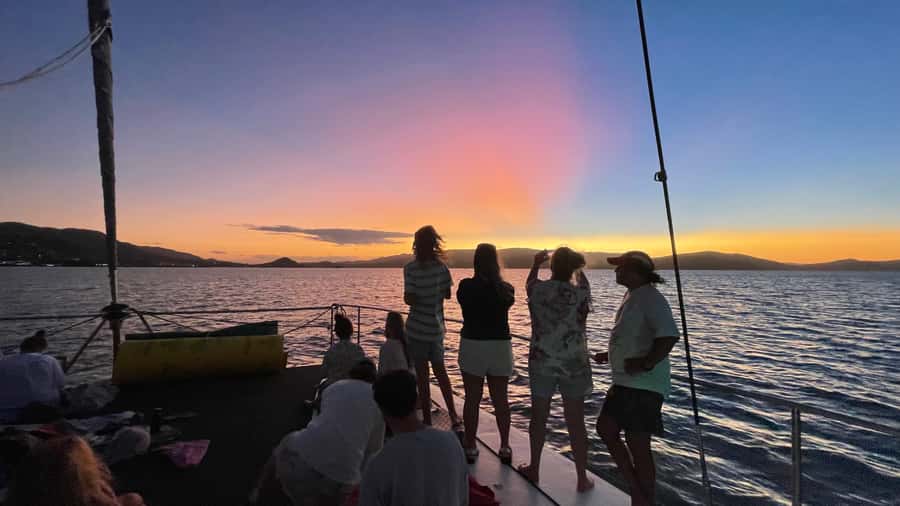 Whitsundays Sailing & Snorkelling Day Tour – All Inclusive - Langford Island lunch break: fuel without the scramble