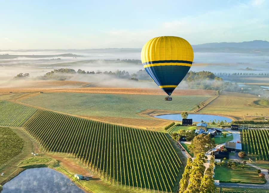 Yarra Valley: Hot Air Balloon with Breakfast & CBD Transfers - Key moments to look for before you go
