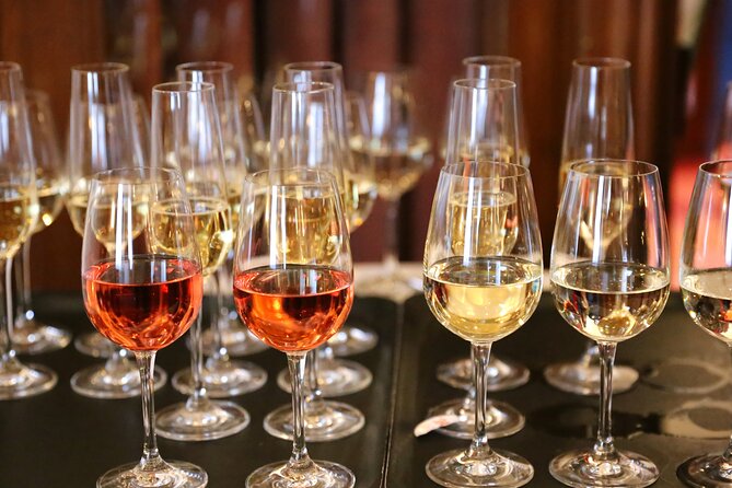 Yarra Valley Wine Tour inc lunch with a glass of wine, tastings and chocolate - Dress Code And What To Bring For A Smart Casual Wine Tour